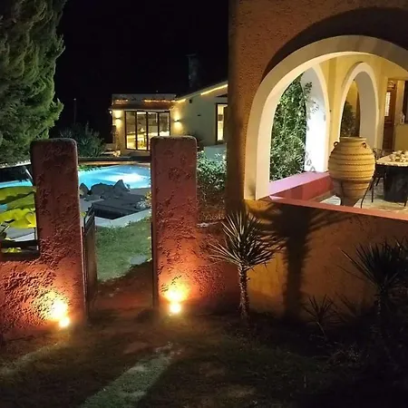 Hacienda Private Pool With Jacuzzi And Sauna Villa *