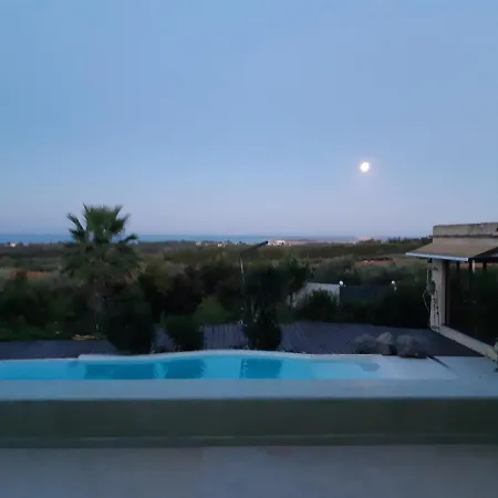 Hacienda Private Pool And Jacuzzi Villa